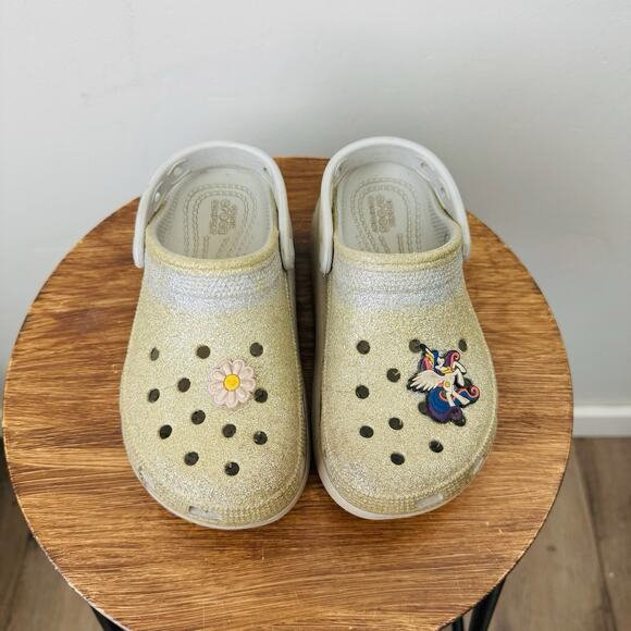 CROCS Gold Glitter Slip On Clogs With Charms Girls Size 1 - Picture 3 of 9